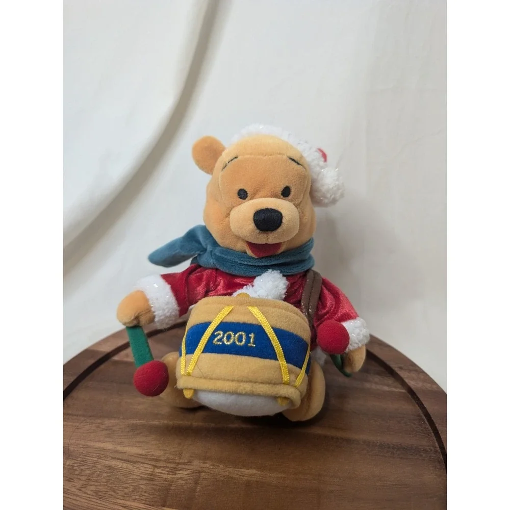 Disney‎ Store 2001 Christmas/Holiday Winnie The Pooh Plush With Drum And Hat